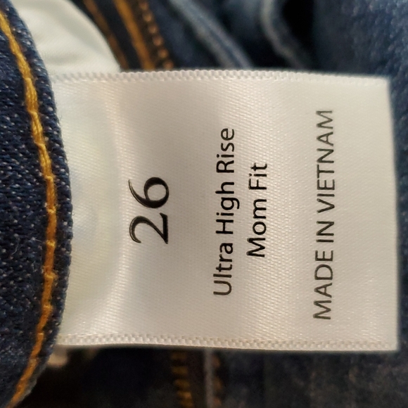 WILLOW + ROOT Ultra High-Rise Mom-Fit jeans (sz 26) - Picture 7 of 8